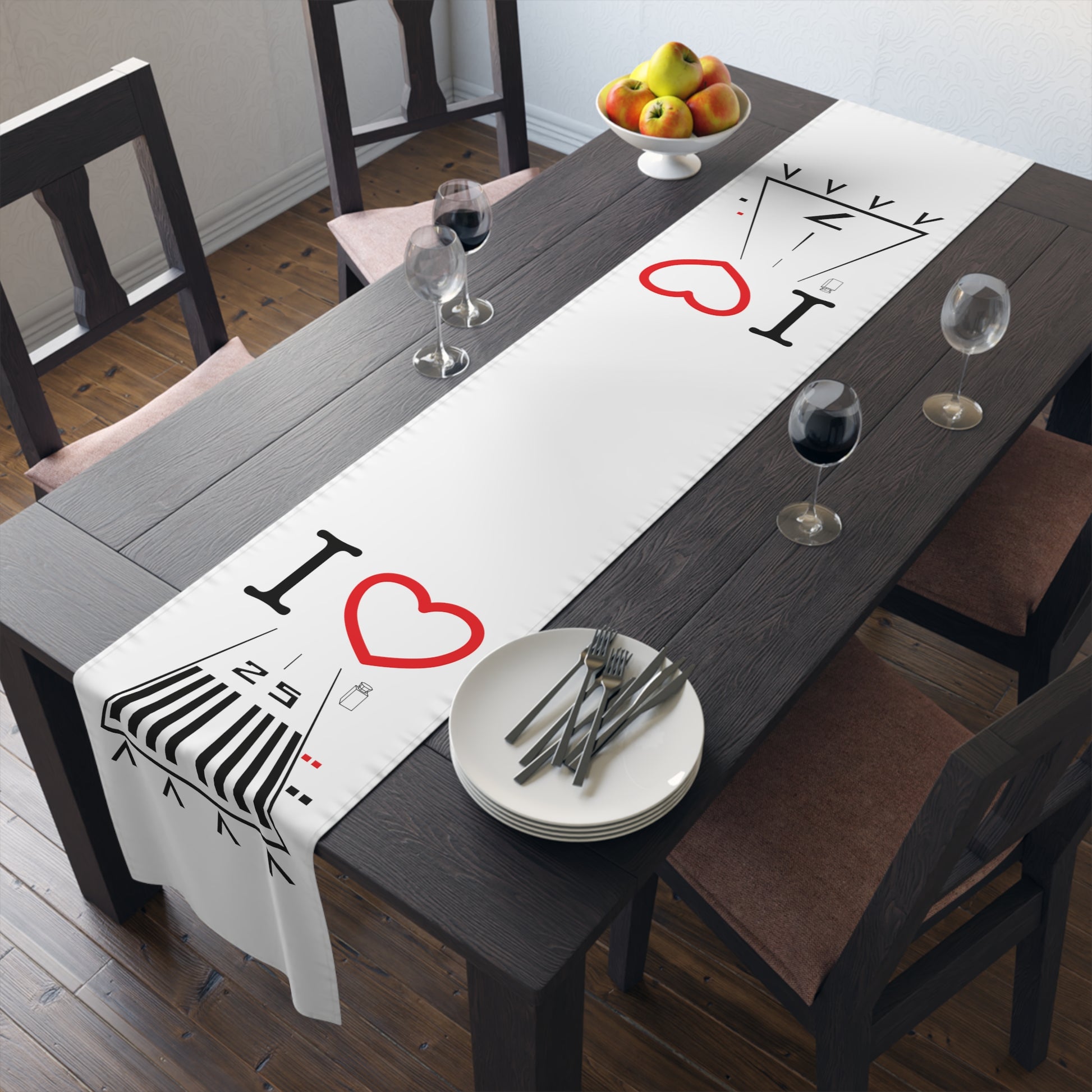 Hawthorne Airport Runway 25 / Runway 7 Table Runner