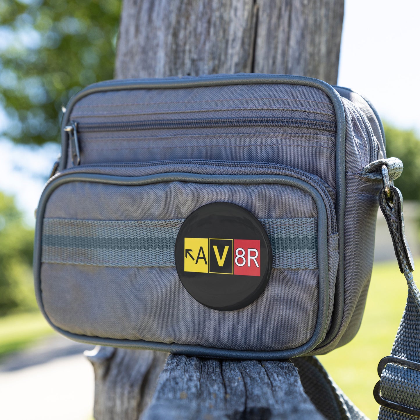 Aviator - AV8R pin button (black)